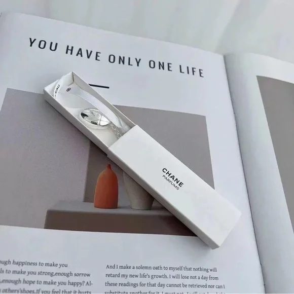 Novelty Charm Nº5 L'EAU Perfume Bottle Key Chain Limited Edition VIP GIFT - Picture 7 of 9